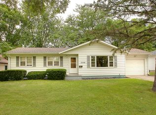 2548 Manor St, Waterloo, IA 50702