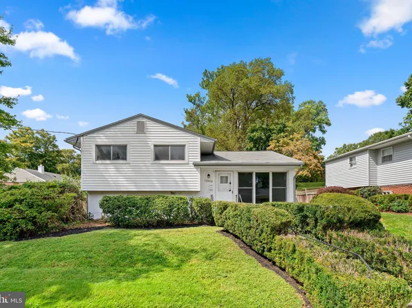 12804 Weiss St, Rockville, MD 20853