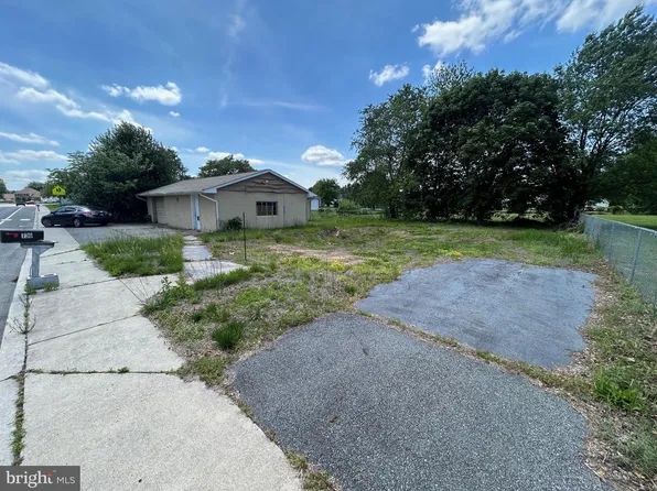 734 W South St, Smyrna, DE 19977
