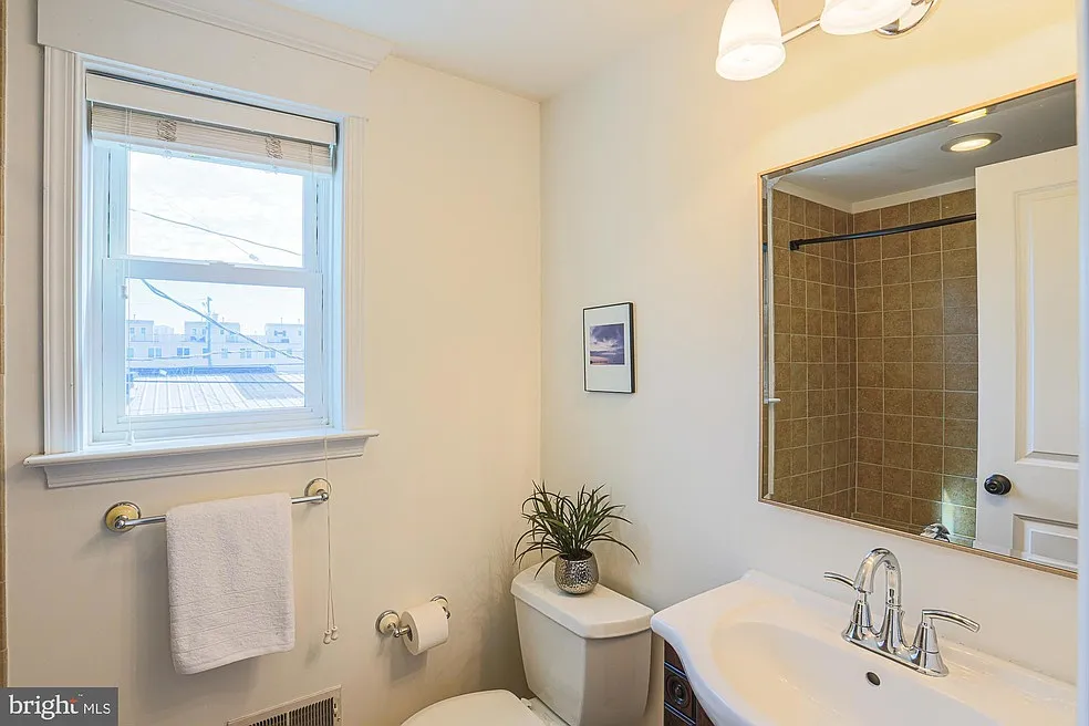 2 bed, 1325 sqft, $1,000 — Photo 3