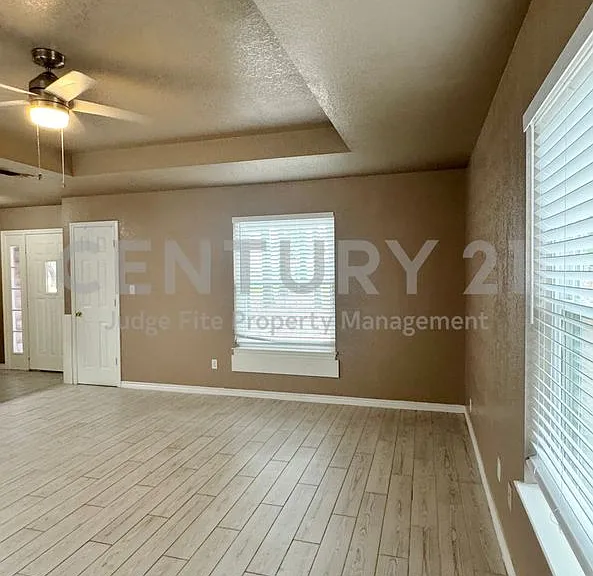 7001 Porthville Dr — Photo 3