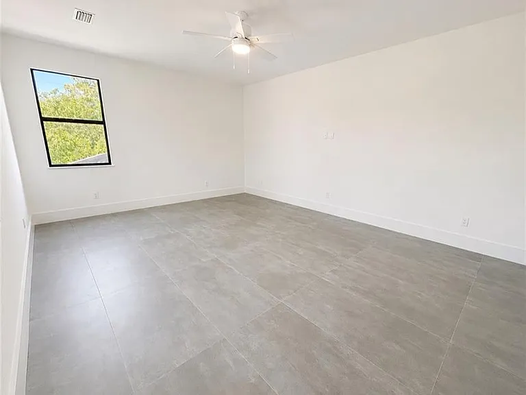 2727 Van Buren Ave — Photo 6