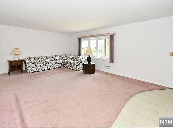 4th image of 3-04 Linden Ln