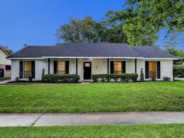 5934 Greenmont Dr, Houston, TX 77092