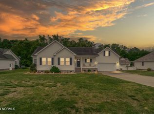 106 Brumsey Landing Dr, Moyock, NC 27958
