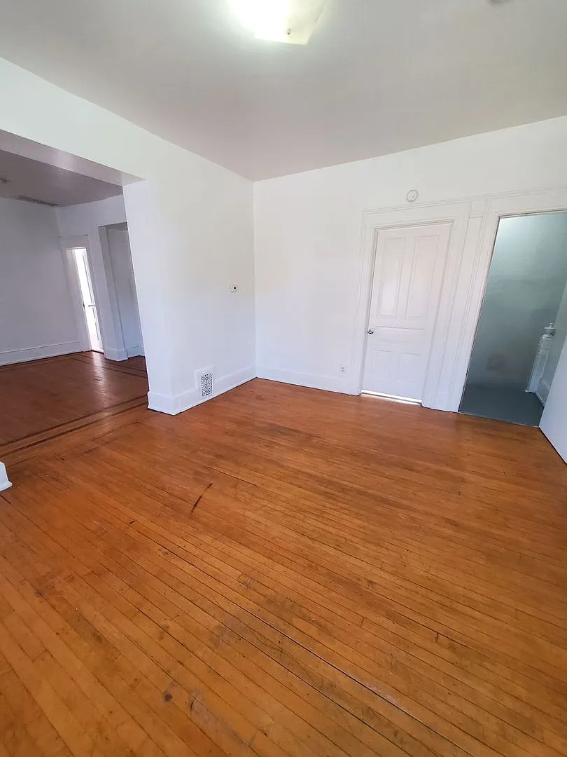 2478-2480 W Juneau Ave. (Duplex) — Photo 3