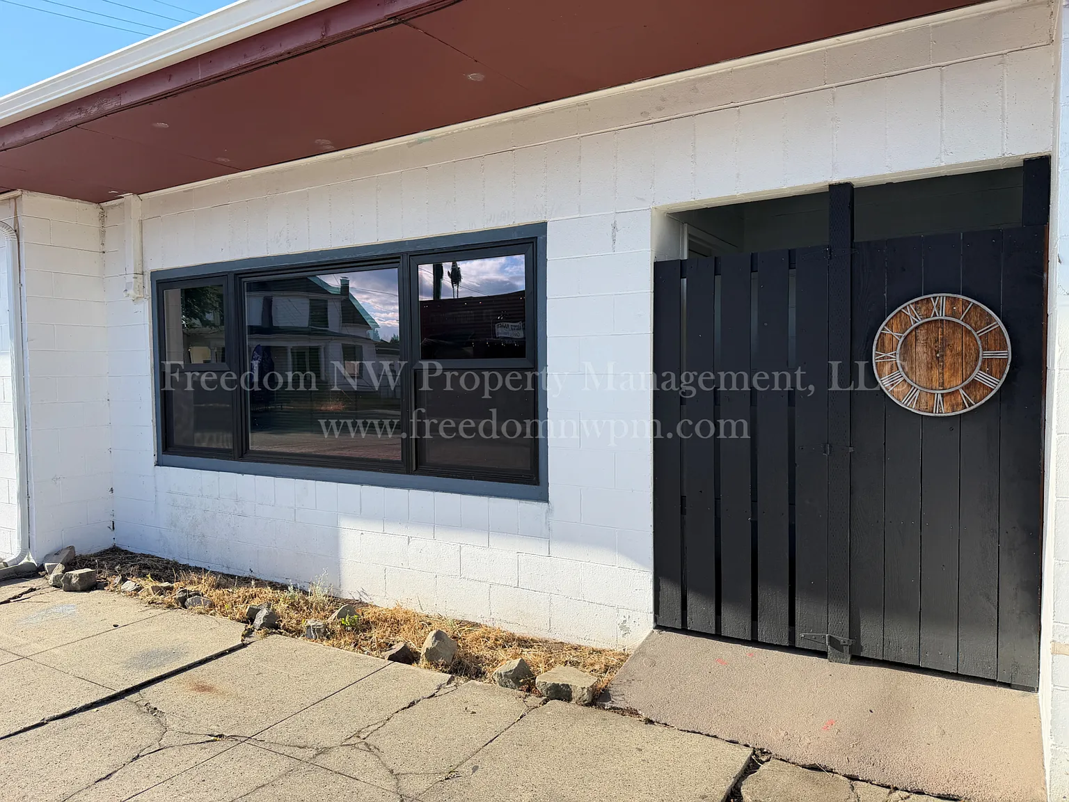3 bed, 1408 sqft, $2,200 — Photo 3
