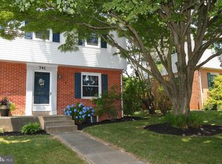741 Emerald Dr, Lancaster, PA 17603