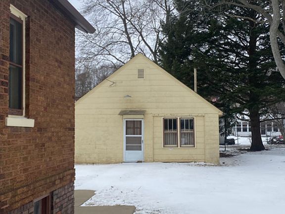 3rd image of 310 S Murdock St