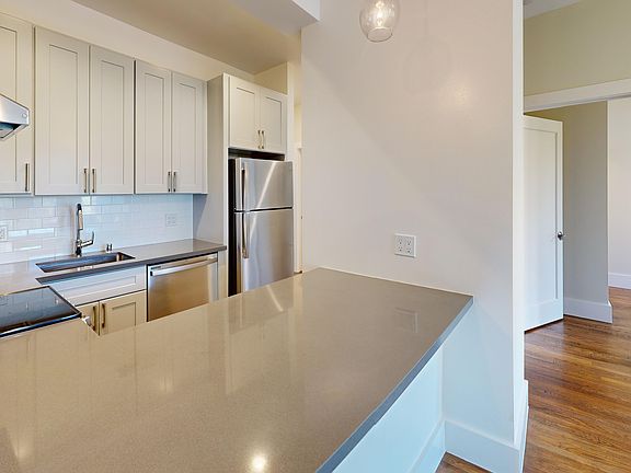 2nd image of 500 Stanyan St #305
