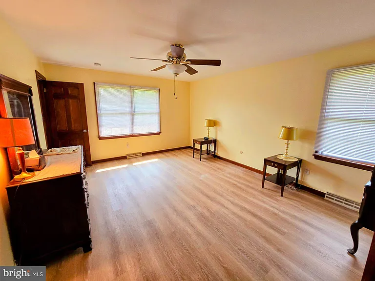 135 Hancock Ln — Photo 10