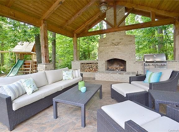 3rd image of 6517 Robin Hollow Dr