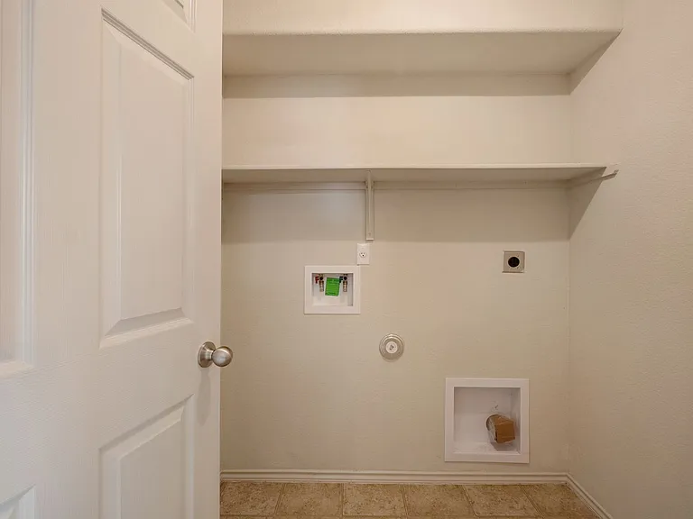 100 Azurite Dr — Photo 11