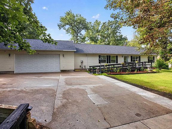 4th image of 340 Richards Rd
