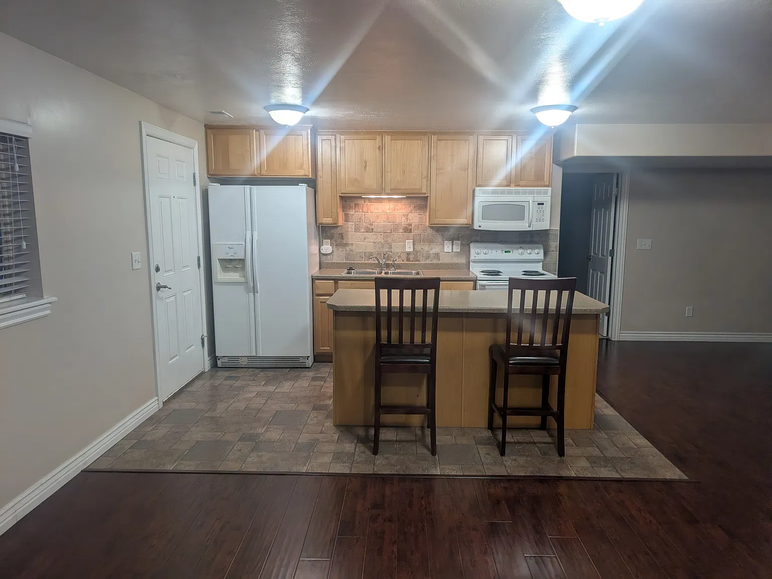 1 bed, 1.5 bath, 872 sqft, $1,500 — Photo 3