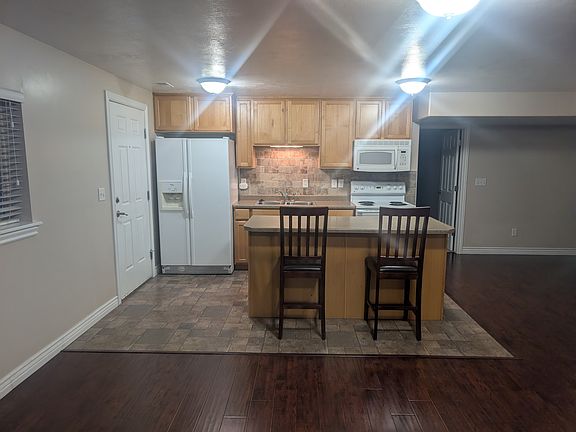 3rd image of 6767 S Majestic Loop Rd
