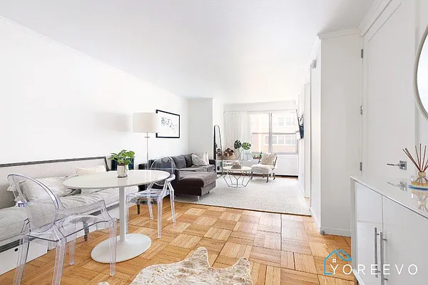 Sold by Yoreevo, LLC | media 11