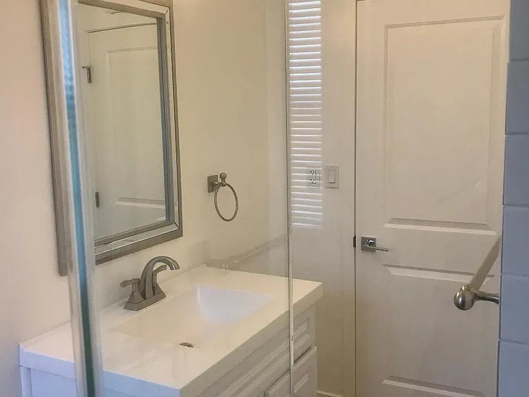 6433 Gentry Ave — Photo 27