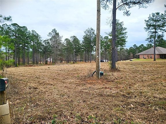 5th image of 160 Collins Rd