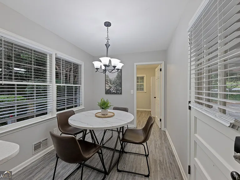 2984 Blackberry Ln — Photo 2
