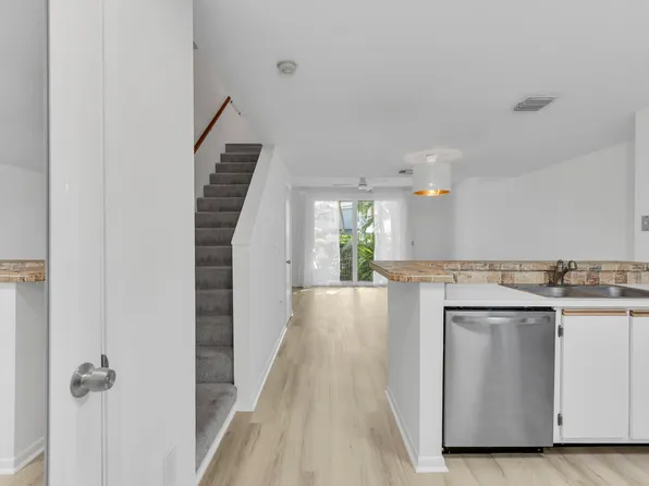 1006 Jeffery St, Boca Raton, FL 33487