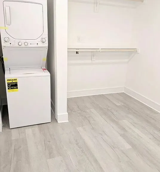 1414 Bennett Ave — Photo 2