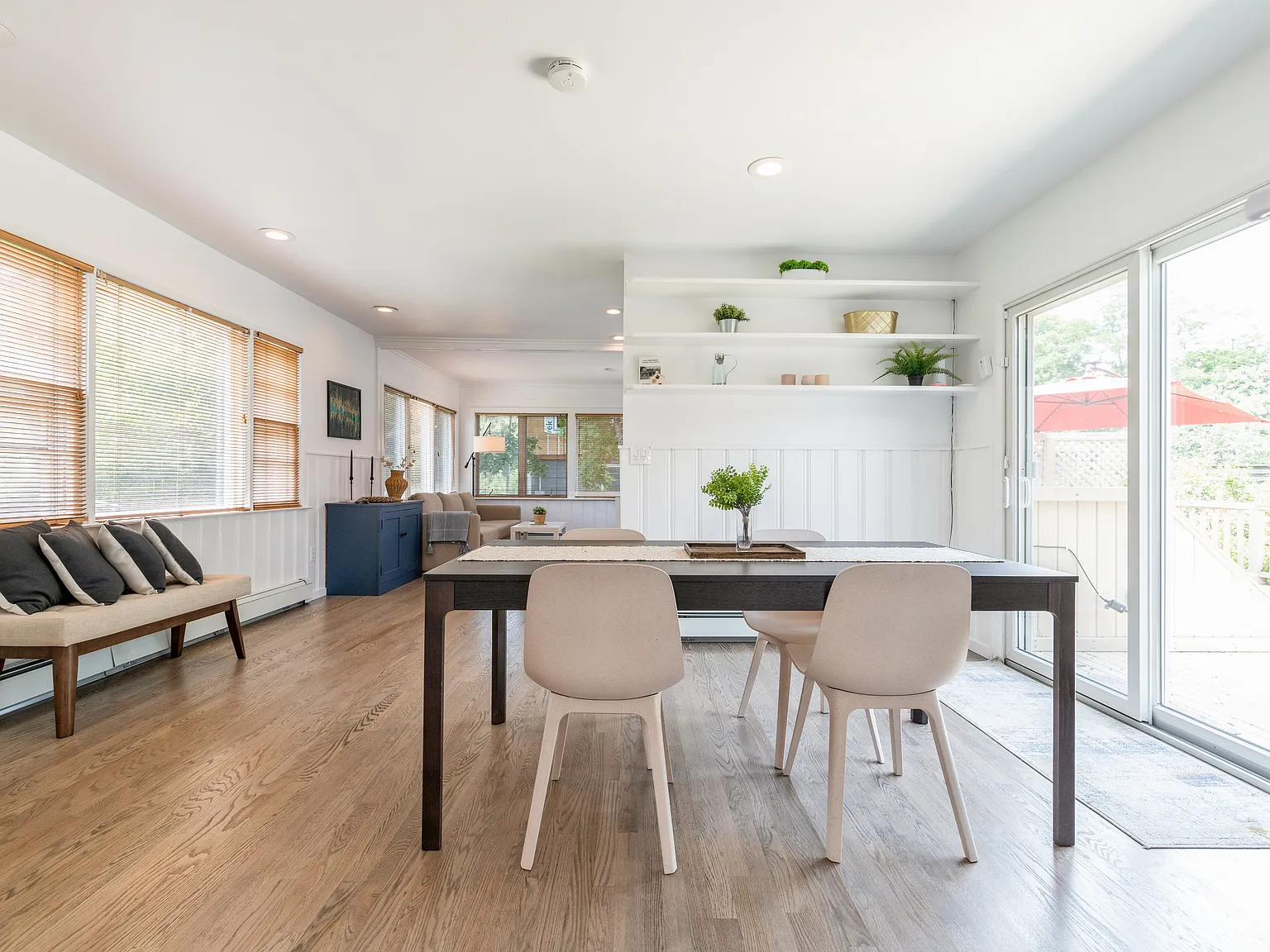 Sag Harbor Beach Cottage — Photo 4