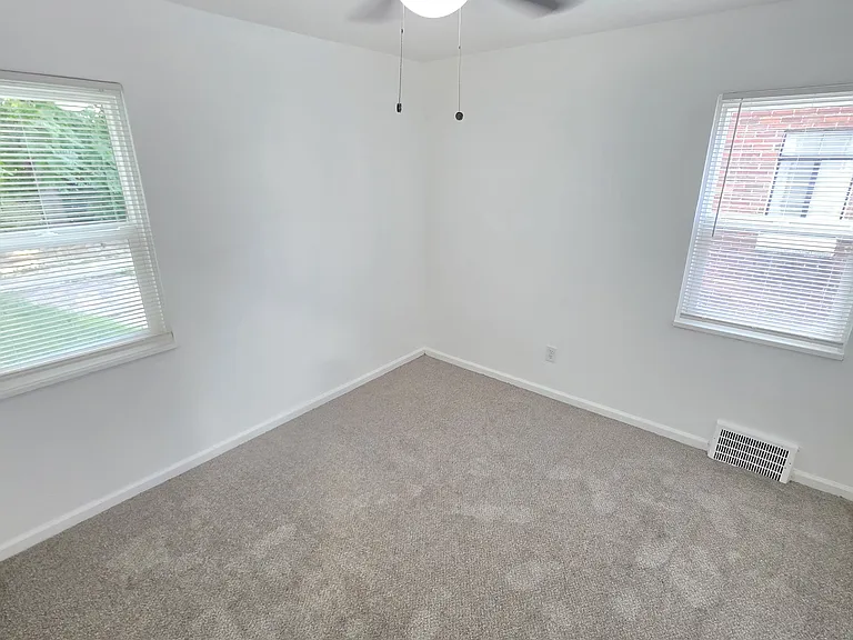 11415 Auburn St — Photo 14