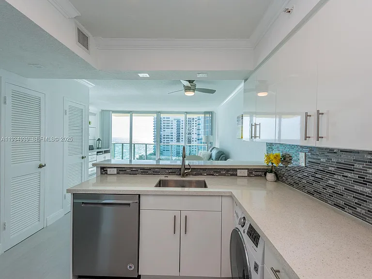 2501 S Ocean Dr #1012 — Photo 7