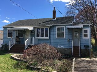 52 Melbourne St, Edison, NJ 08817