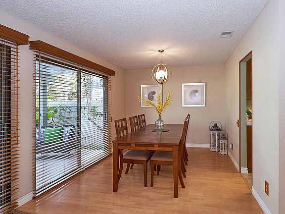 5th image of 640 Beachport Dr