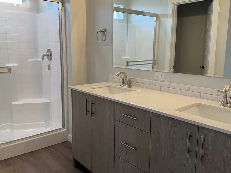 2450 W Clegane Ct — Photo 2