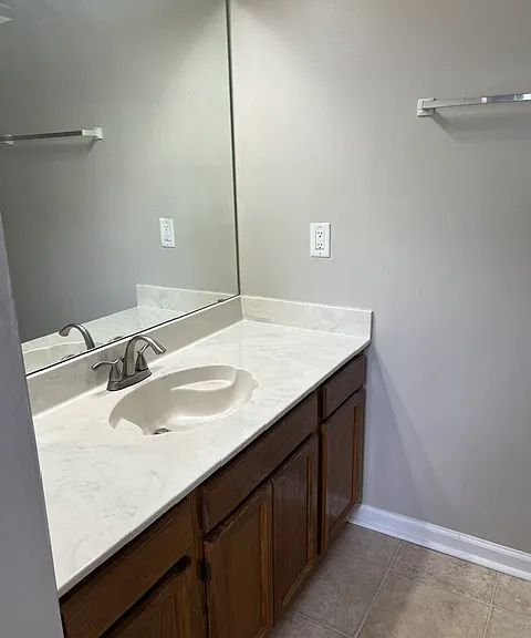 Upstairs full bath