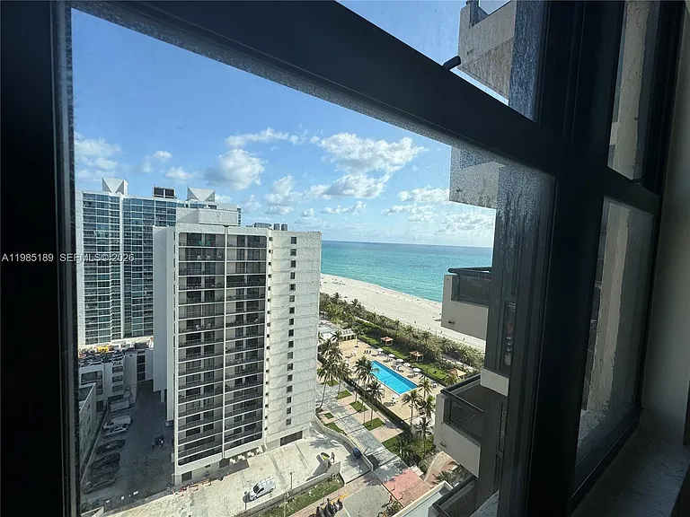 2555 Collins Ave #2002 — Photo 32