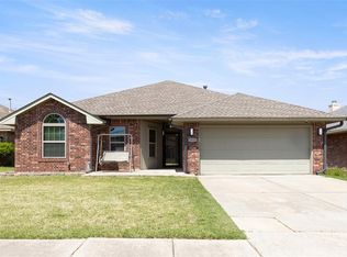 1713 SE 17th St, Moore, OK 73160