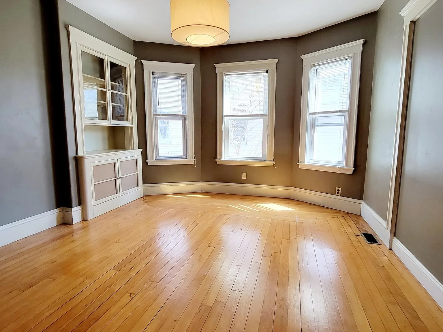 3 bed, $3,600 — Photo 4
