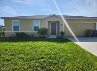 413 SE 13th Pl, Cape Coral, FL 33990