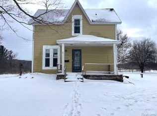10210 County Line Rd, Ortonville, MI 48462