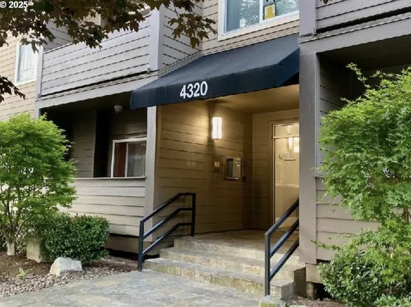 4320 S Corbett Ave #116, Portland, OR 97239