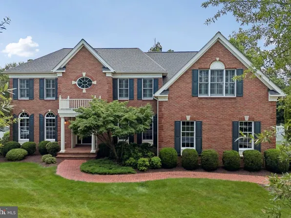 20255 Kiawah Island Dr, Ashburn, VA 20147