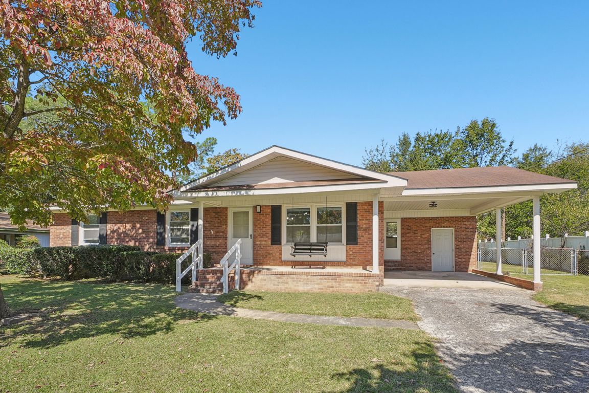 Bridgeman Dr-S1810-001.jpg