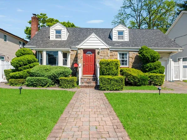 347 Star Street, East Meadow, NY 11554