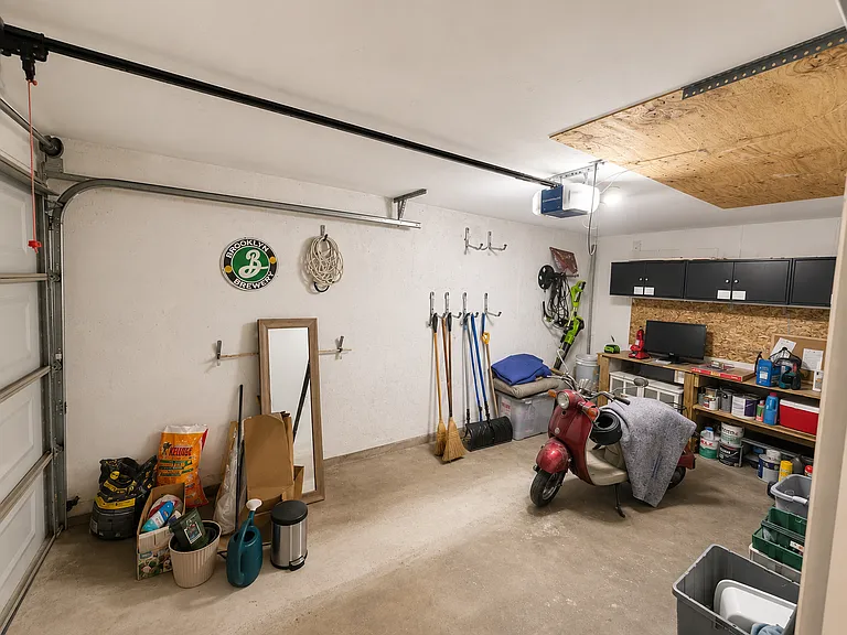 1108 N Maple Rd — Photo 6
