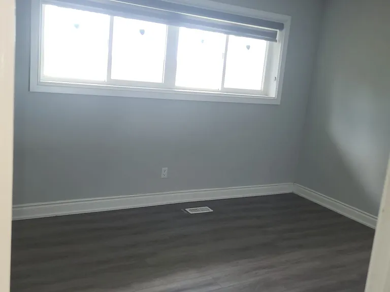 8748 Creditview Rd — Photo 11