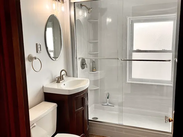 50 Bretton Rd Floor 3, West Hartford, CT 06119