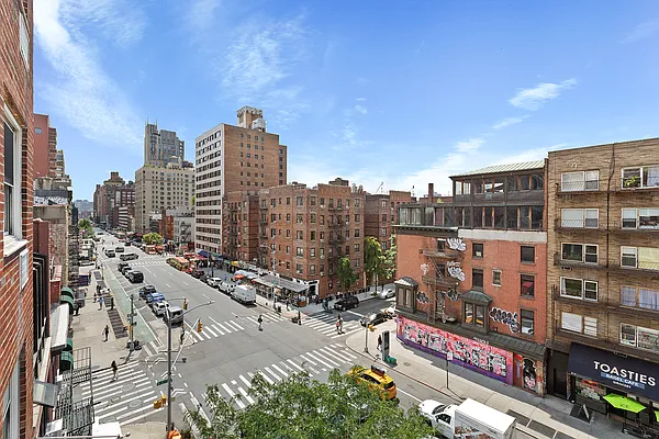 Sold by Douglas Elliman | media 14