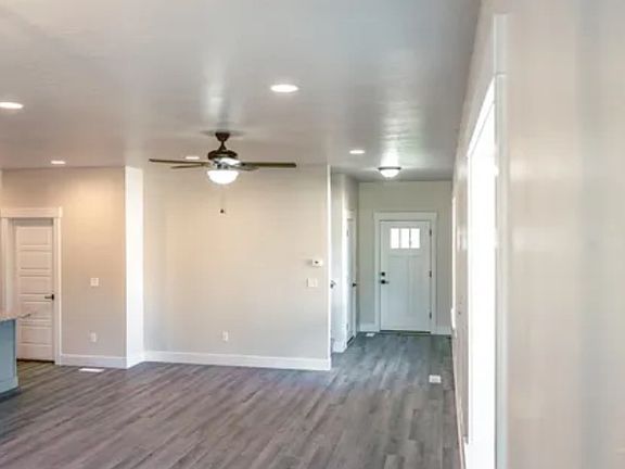 2nd image of 1113 Powell Ave
