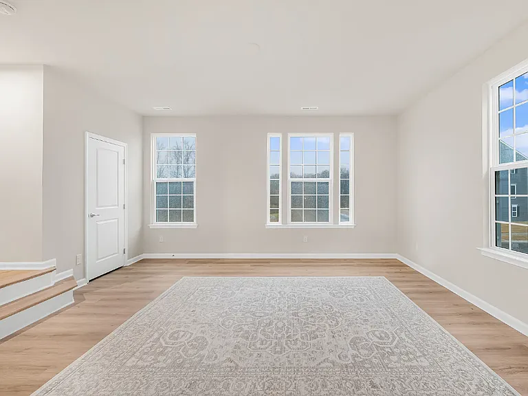 3129 Beeler Ln — Photo 2