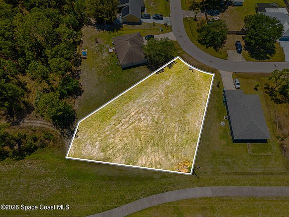 3rd image of 1019 Wing Rd SW