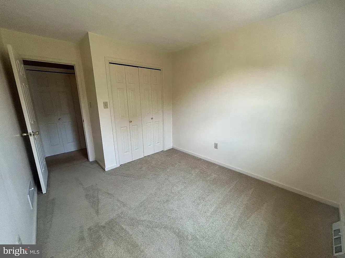 3 bed, 2131 sqft, $2,075 — Photo 1